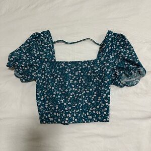 Green Backless Puff Sleeve Crop Top